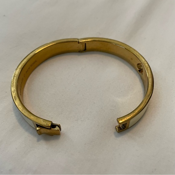 Kate Spade Hole Punch Spade Hinge Bangle Bracelet - Picture 14 of 14